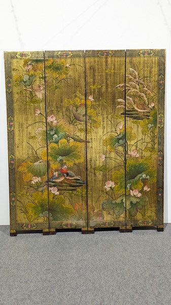 Lot 346 - DIVIDING SCREEN