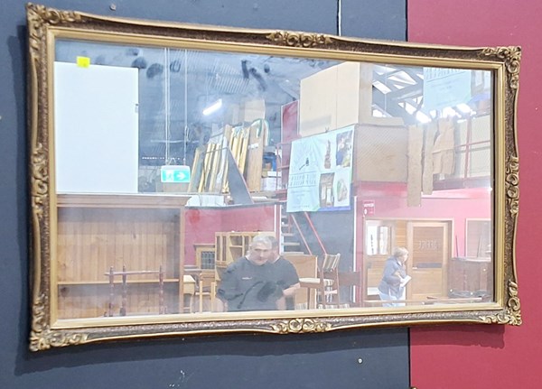 Lot 174 - WALL MIRROR