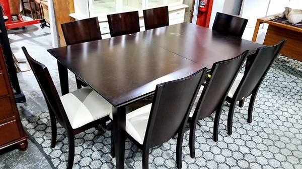 Lot 181 - DINING SUITE