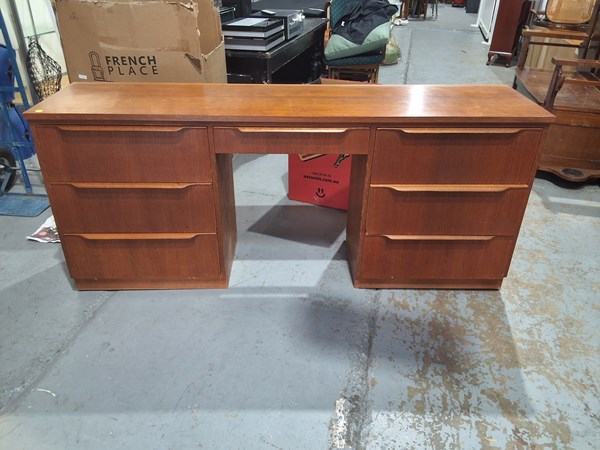 Lot 345 - DRESSING TABLE
