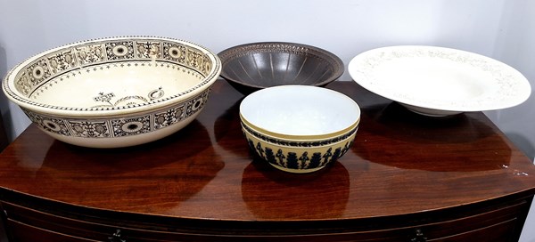 Lot 1414 - CHINA BOWLS