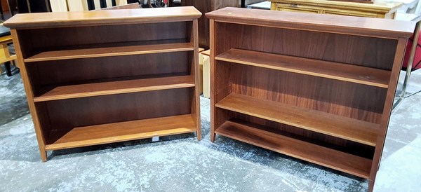 Lot 182 - BOOKSHELVES
