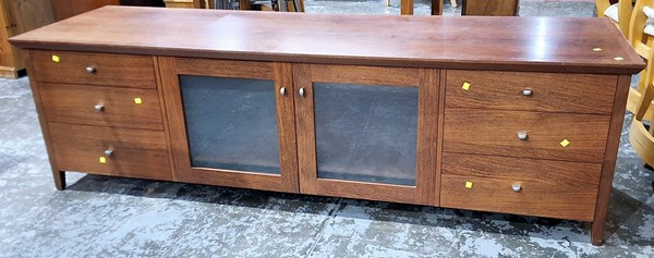 Lot 177 - ENTERTAINMENT UNIT