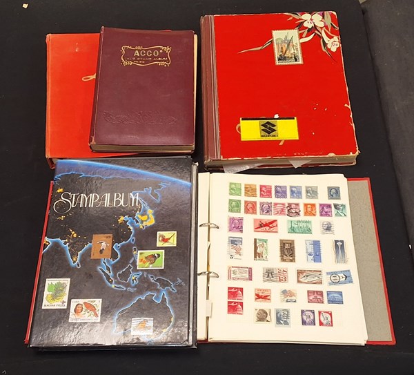 Lot 1306 - STAMP ALBUM