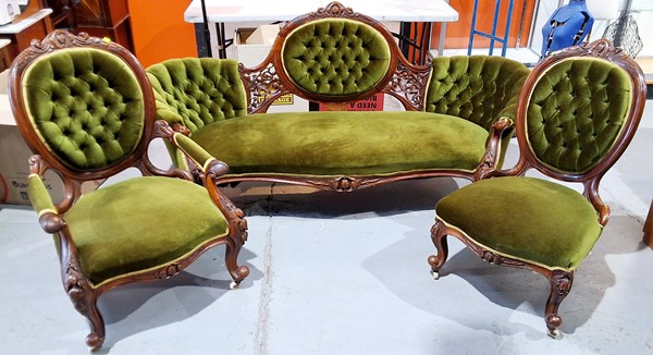 Lot 206 - PARLOUR SUITE