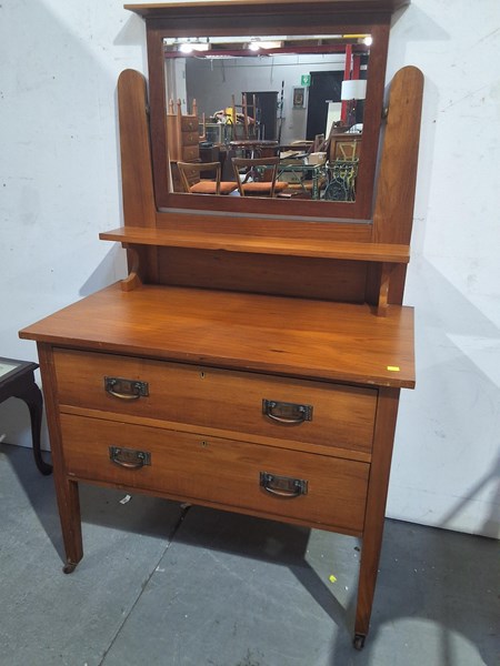 Lot 365 - DRESSING TABLE