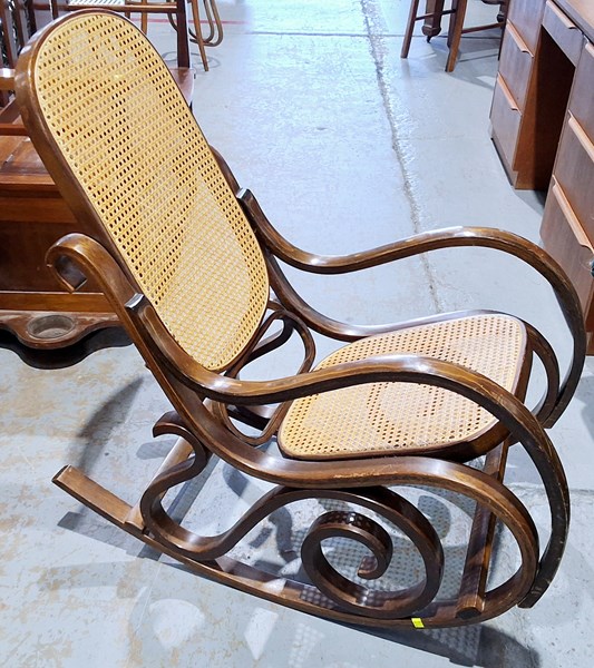 Lot 226 - ROCKING CHAIR