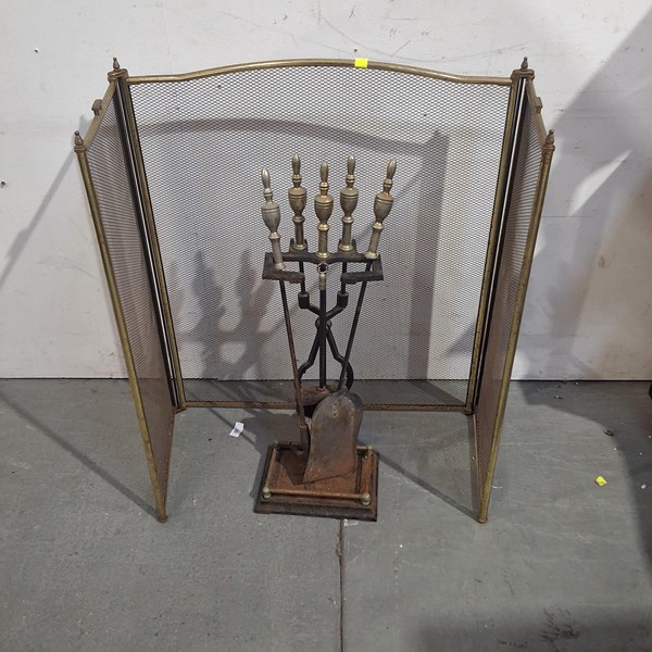 Lot 162 - FIRE TOOLS