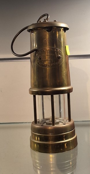 Lot 1269 - MINERS LAMP