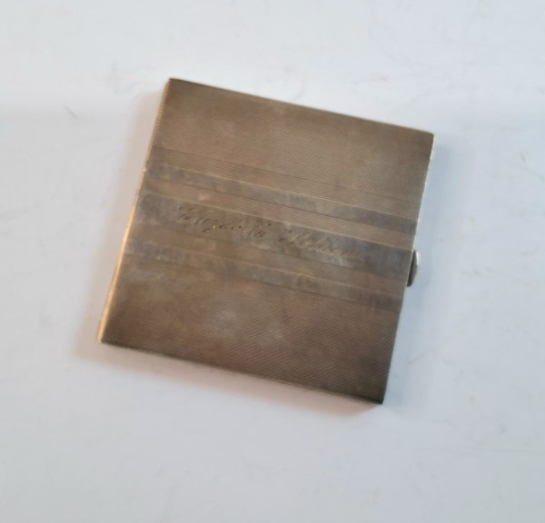 Lot 1063 - SILVER COMPACT