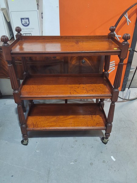 Lot 371 - DUMB WAITER