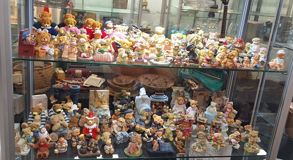 Lot 1235 - TEDDY BEAR FIGURES