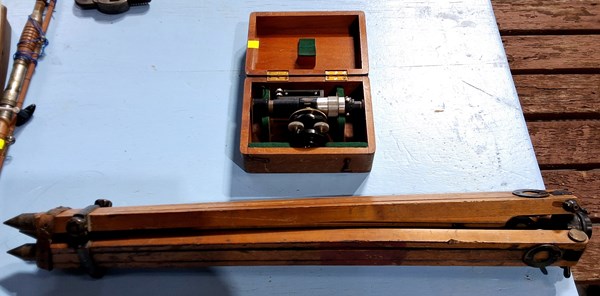 Lot 252 - SURVEYORS LEVEL