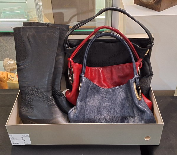 Lot 1415 - WOMEN'S ACCESSORIES