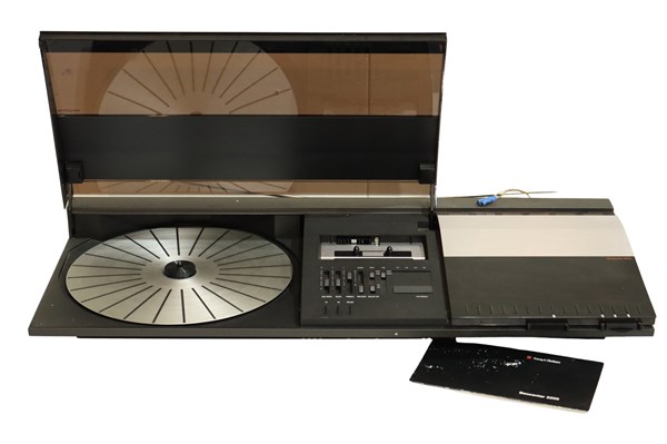 Lot 111 - BANG & OLUFSEN HI-FI