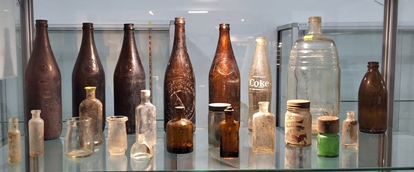Lot 1528 - VINTAGE BOTTLES