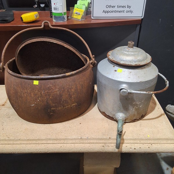 Lot 407 - IRON POTS