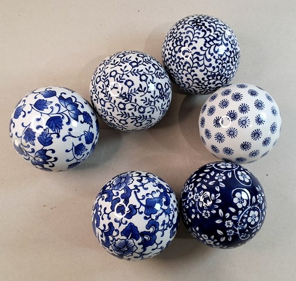 Lot 1327 - CHINA BALLS