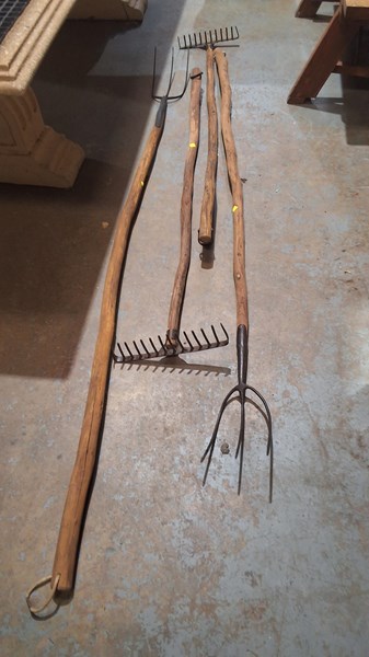 Lot 413 - FARMING TOOLS
