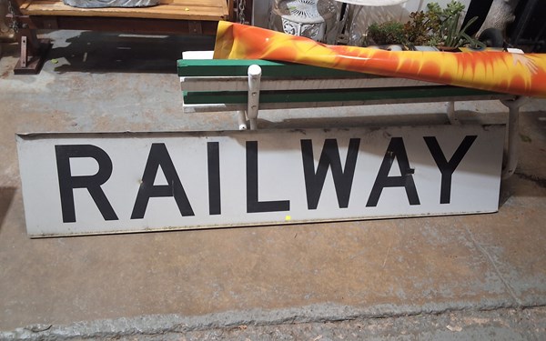 Lot 386 - SIGN