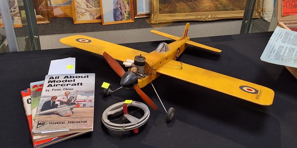 Lot 1133 - MODEL PLANE