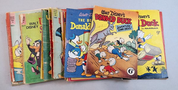 Lot 1303 - DISNEY COMICS