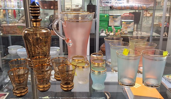 Lot 1214 - COLOURED GLASS