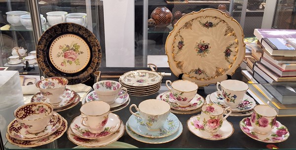 Lot 1216 - PRETTY CHINA