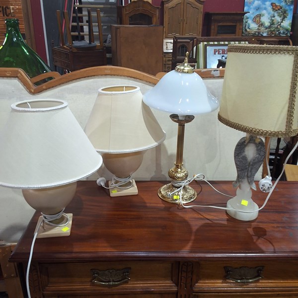Lot 149 - TABLE LAMPS