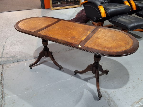 Lot 317 - COFFEE TABLE