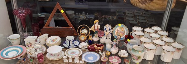 Lot 1365 - PRETTY CHINA