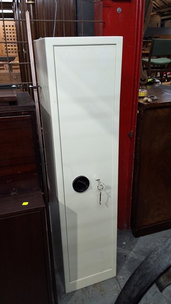 Lot 438 - GUN SAFE