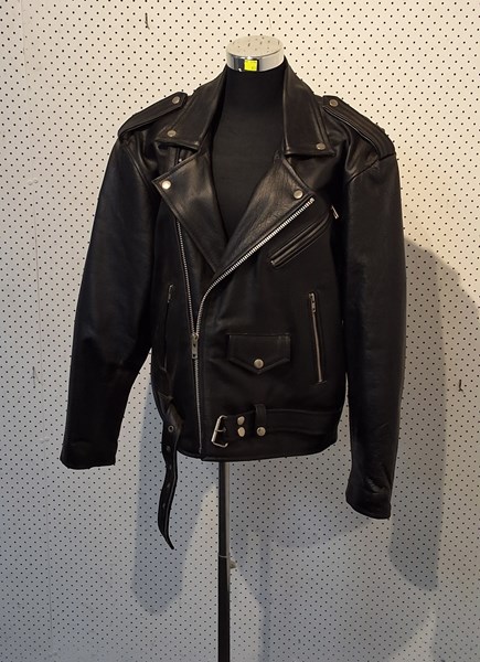 Lot 1233 - LEATHER JACKET