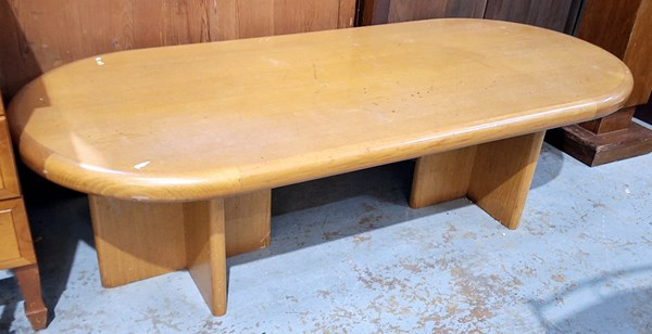 Lot 442 - COFFEE TABLE
