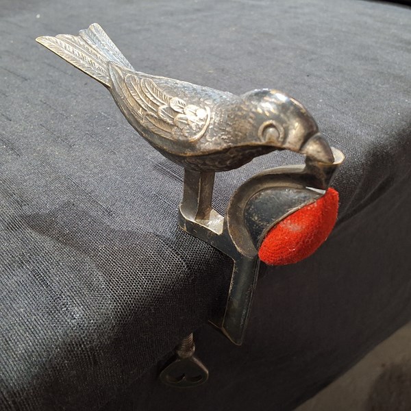 Lot 1158 - HEMMING BIRD