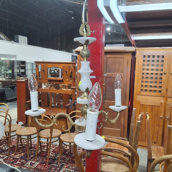 Lot 458 - LIGHT FITTING