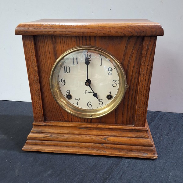 Lot 1252 - MANTLE CLOCK