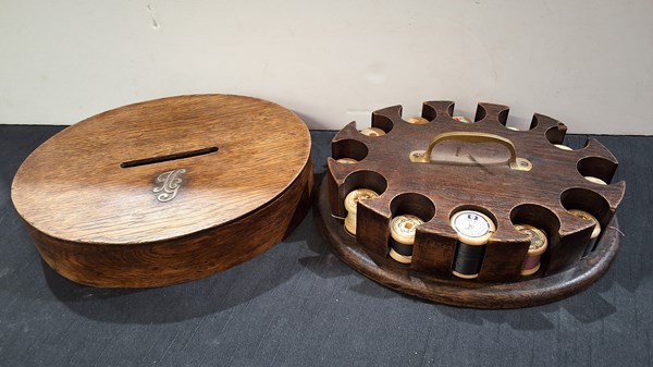 Lot 1191 - THREAD CASE