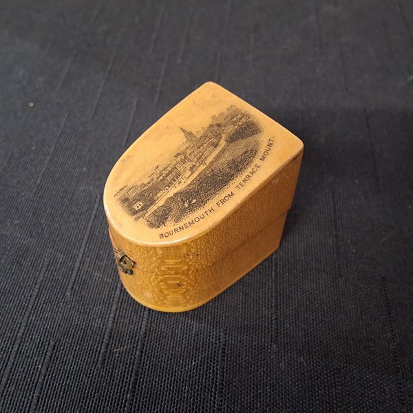 Lot 1159 - THIMBLE CASE