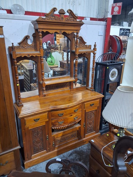 Lot 212 - SIDEBOARD