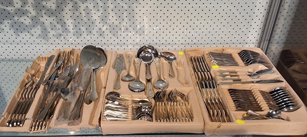 Lot 1352 - CUTLERY