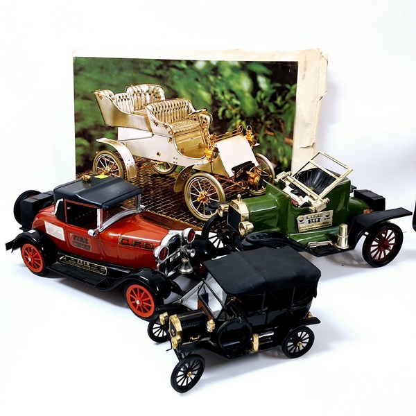 Lot 1488 - MODEL FORDS