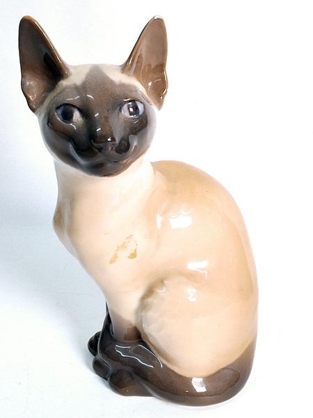 Lot 1253 - ROYAL COPENHAGEN CAT