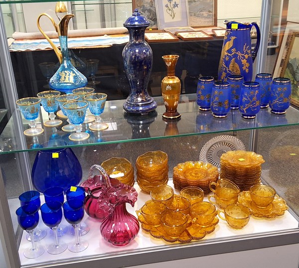 Lot 1276 - COLOURED GLASS