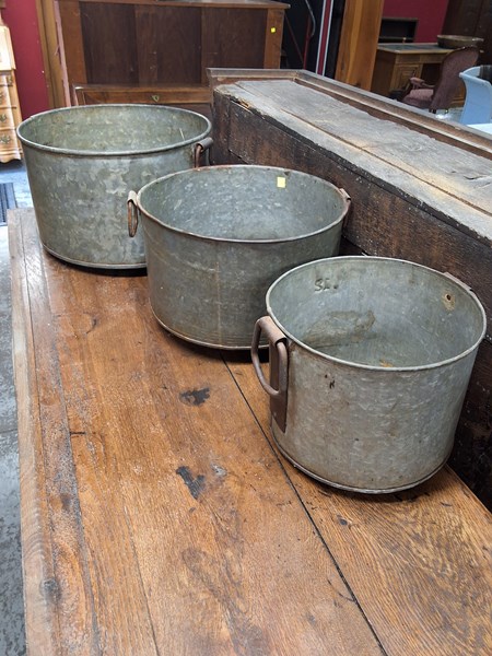 Lot 382 - TUBS