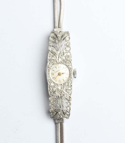 Lot 1100 - DIAMOND WATCH