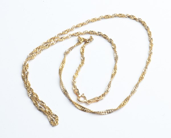 Lot 1030 - GOLD CHAIN