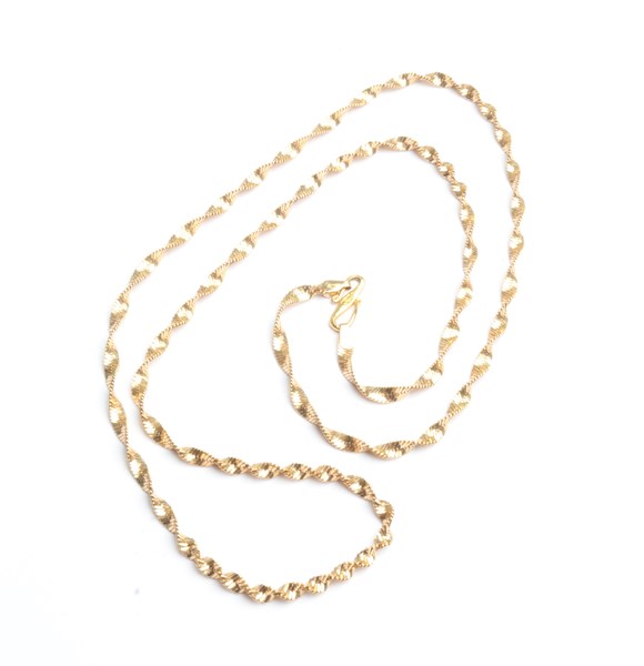 Lot 1013 - GOLD CHAIN