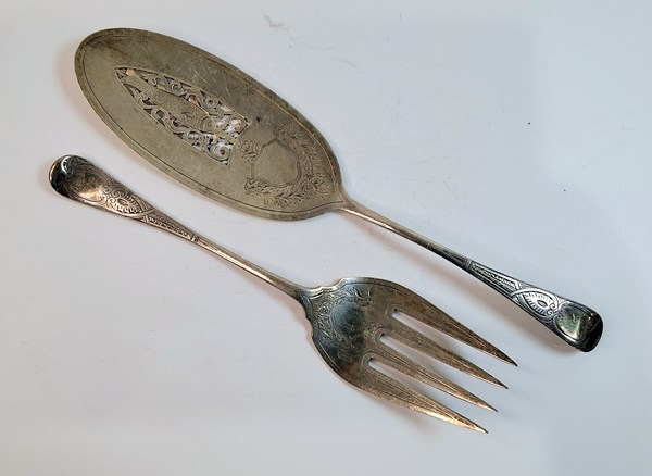 Lot 1092 - SILVER SERVERS