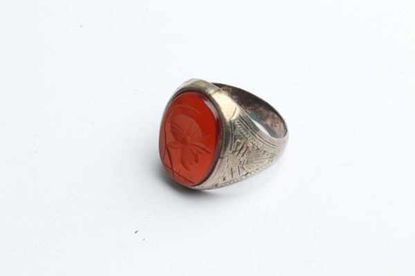 Lot 1090 - SILVER RING